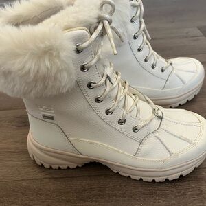 UGG Adirondack Women's White Lace-Up Shearling Winter Boot